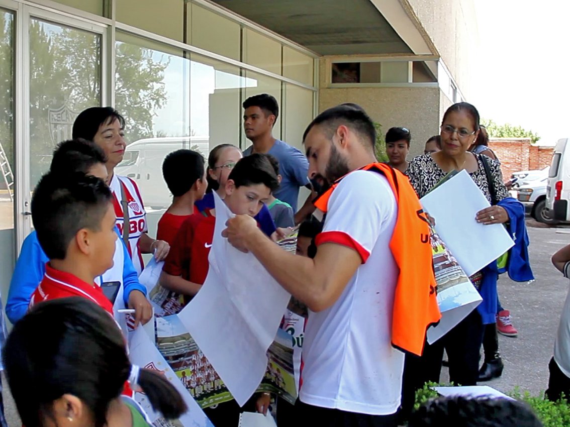 ClubNecaxa's tweet image. Alegría en Casa Club con la visita de los niños del #HospitalHidalgo #RayosDeLuz bit.ly/2aHbapE