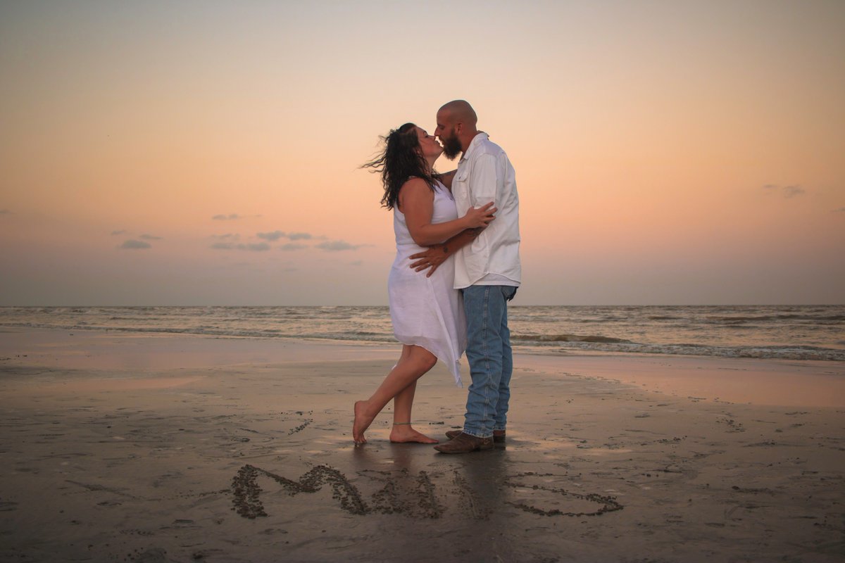 Galveston beach shot I did for these newly-weds. I think they look lovely #photographylover #htx #htown #Galveston