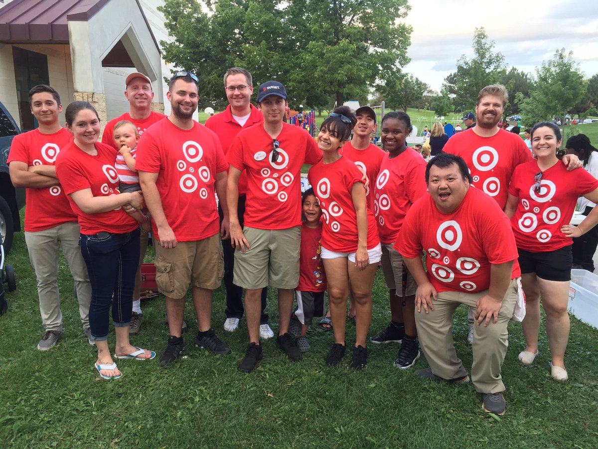 HallUb92761's tweet photo. T-68 NNO Volunteers rock!@cjdoering @CristinErdman @whitekatie1 @AdamFroeber @jd5253 https://t.co/VlEgCpvgO6