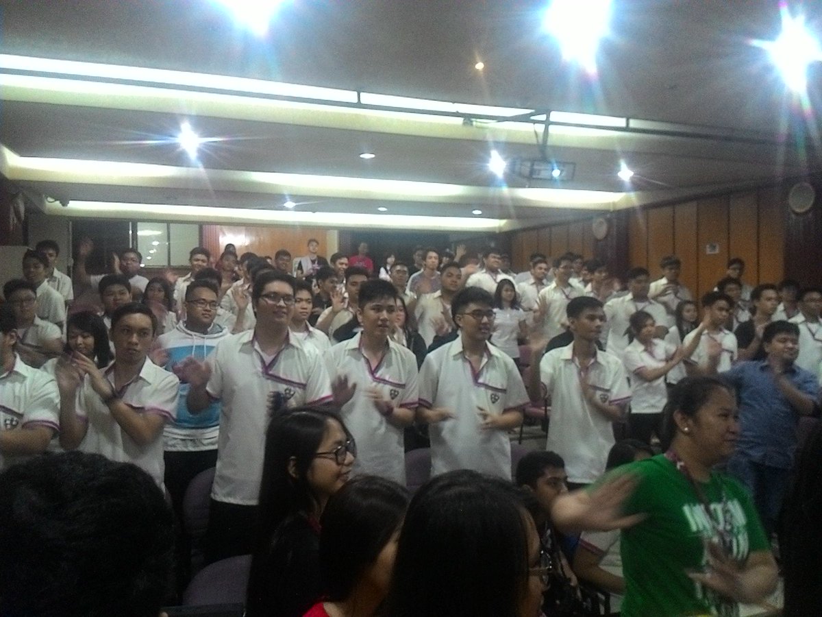 USTJPCS's tweet photo. IICS Freshies practicing the batch dance. #ROARientation2016 #USTFreshmenWeek2016 #IICSperience https://t.co/LwctrHeJnR