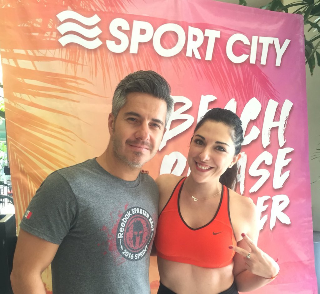 SandraCorcuera's tweet photo. ¡Ya puedes llevarte a tu pareja o un amigo a entrenar a @Sportcity_mx ¡Este verano traen súper promo!#BeachpleaseSC https://t.co/iA57XkPWjn