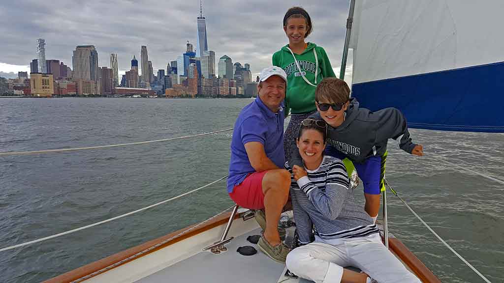 sailnyccom's tweet photo. #SAIL #NYC  #MANHATTAN  #SAILING #BOAT #JERSEYCITY  @windwardlift  #SAILNYC #Sailor  #FUN  https://t.co/NJCLpqFzwb https://t.co/Hkdk41kxqQ