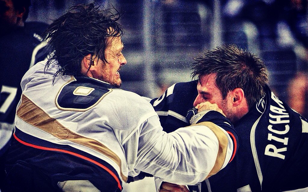 NailGunHKY's tweet photo. Teemu, why so angry? #Selene #anahiem #nhlducks #finlandia #legend #nailgun #hockey #nhl #finland #finishflash https://t.co/kJ417VGv1C