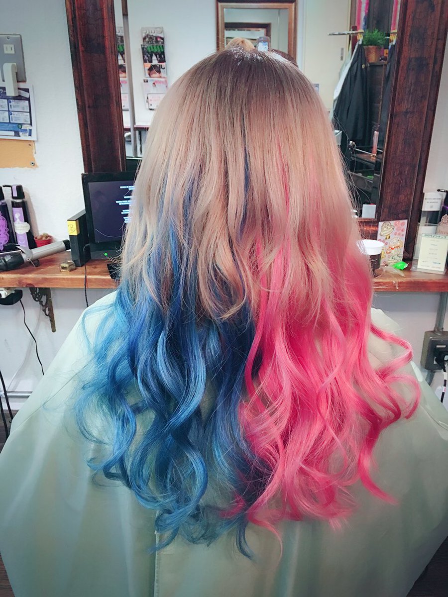 オシリス Osiris Sur Twitter ハーレイちゃんとオシリスカラーが一緒だから 水色ピンクヘアーにしたったったった ๑ ˊ ˋ๑ ハーレイ クイン スーサイドスクワッド ハーレイクイン プラネットオシリス