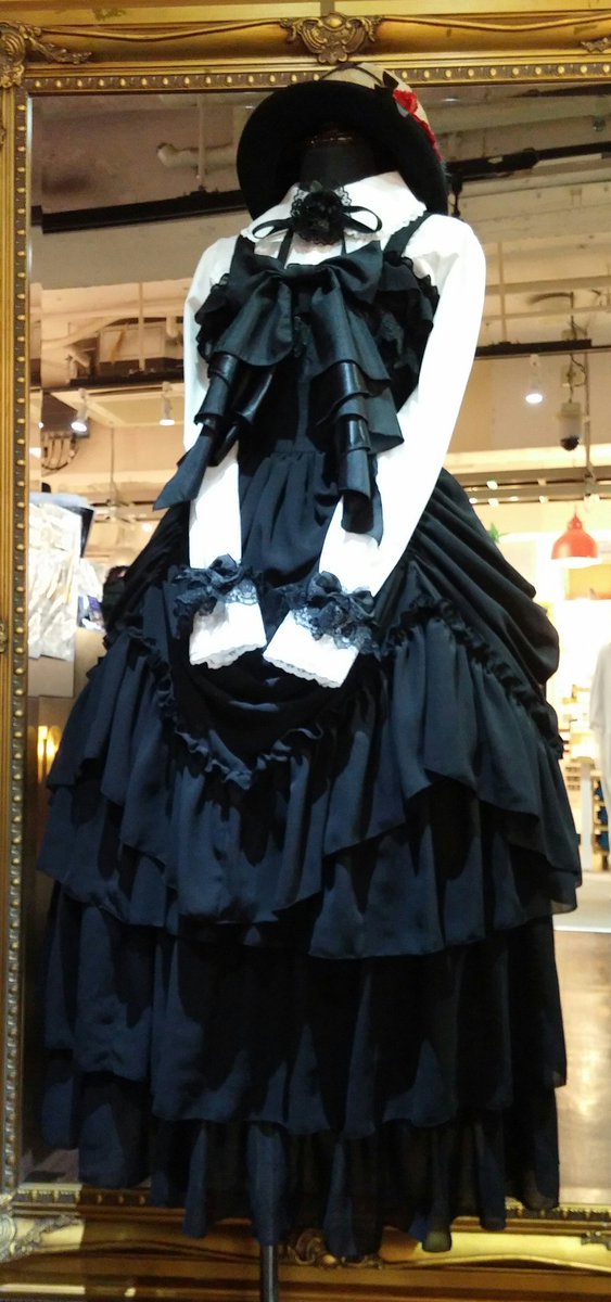 Atelier Pierrot บนทว ตเตอร オススメコーディネート紹介 新作のロングバッスルジャンパースカート 24 000 Tax を使用したゴシック ロリィタコーディネートです シルエットがとても上品で素敵ですよ 是非参考にしてくださいねー アトリエピエロ原宿店 Atelier Pierrot บนทว ตเตอร オススメコーディネート紹介 新作のロングバッスルジャンパースカート 24 000 Tax を使用したゴシック ロリィタコーディネートです シルエットがとても上品で素敵ですよ 是非参考にしてくださいねー アトリエピエロ原宿店