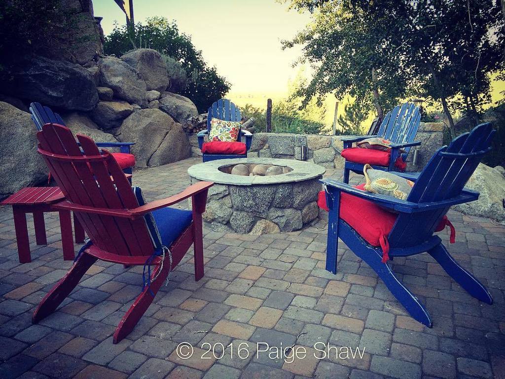 paigeshawdotcom's tweet photo. Photo of the Day 215 - Fire pit Americana Style. #carsonvalley #firepit #americana #wherearethemarshmellows #homeme… https://t.co/n4P9bebkA2