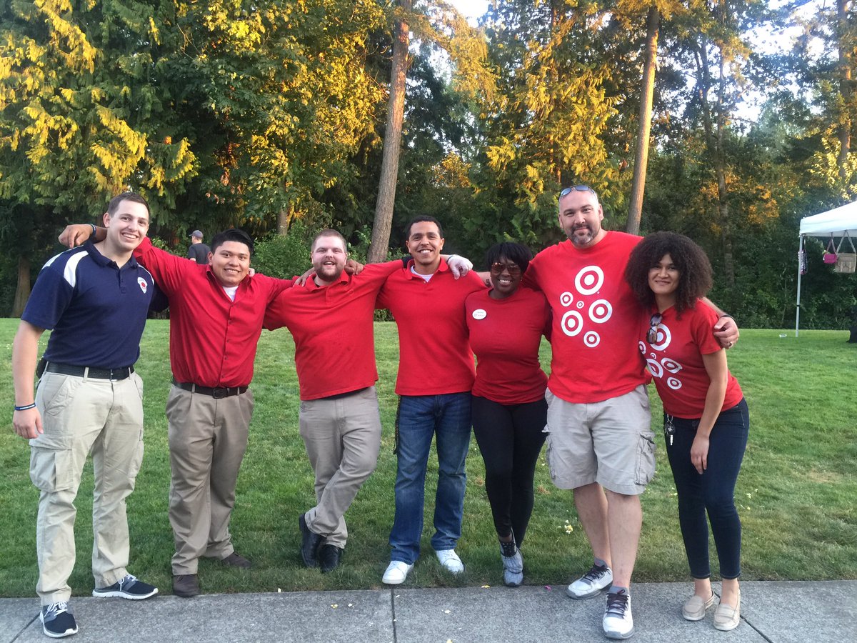Doug_Sherriffs's tweet photo. T1406 showing support at the Fairview national night out! #TargetNNO #Target&amp;BLUE #G198AP https://t.co/cNXCNMEeuD