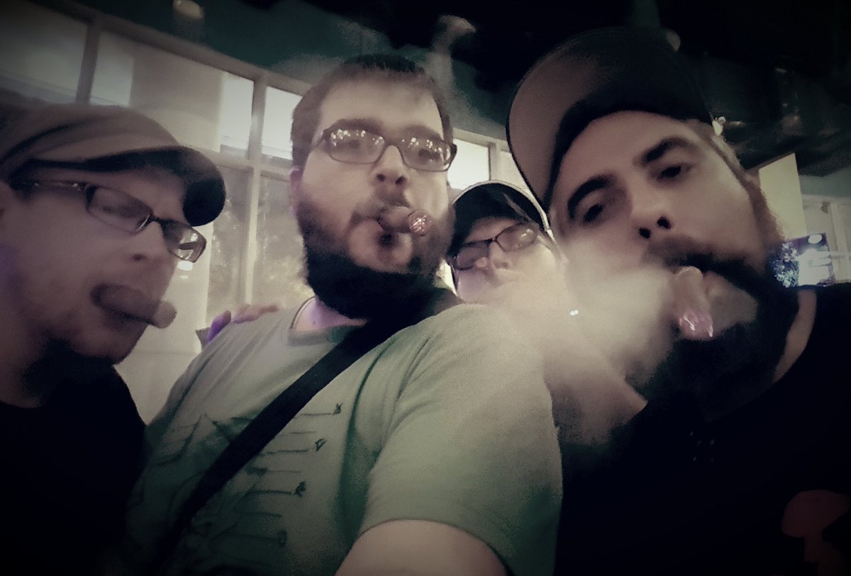 Mitzula's tweet image. Another cigar shot from #CreateCon
