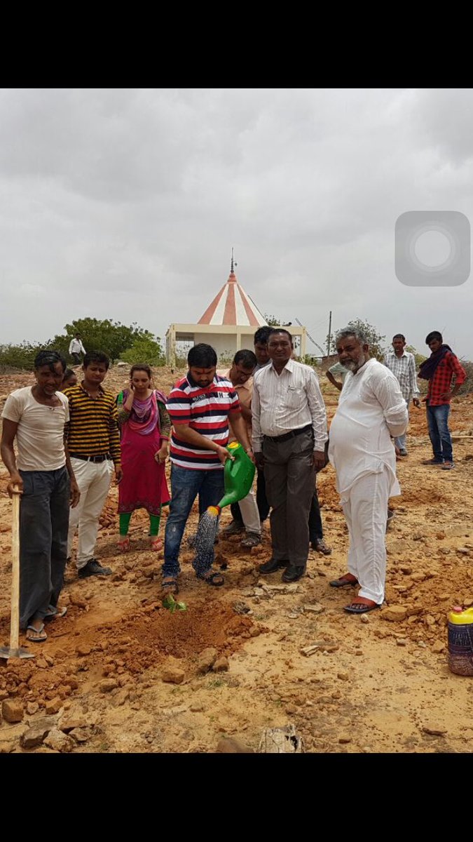 Kuldeepsinh92's tweet image. वूक्ष लगायें सांसे बचाएँ... 
वूक्ष जीवनदायी हैं इनका जीवन सुरक्षित कर अपना जीवन सुरक्षित बनाएँ.!
#SelfieWithATree