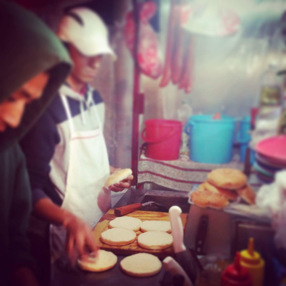 JochosChapu's tweet photo. Haciendo ricas #hamburguesas #jochoschapu https://t.co/vzg3x6fl0B