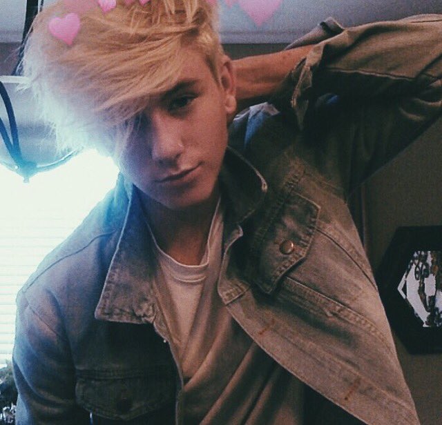 rp/fl — dominant.
     Dallas || bisexual

new account - not new to rp.
   retweet for me?