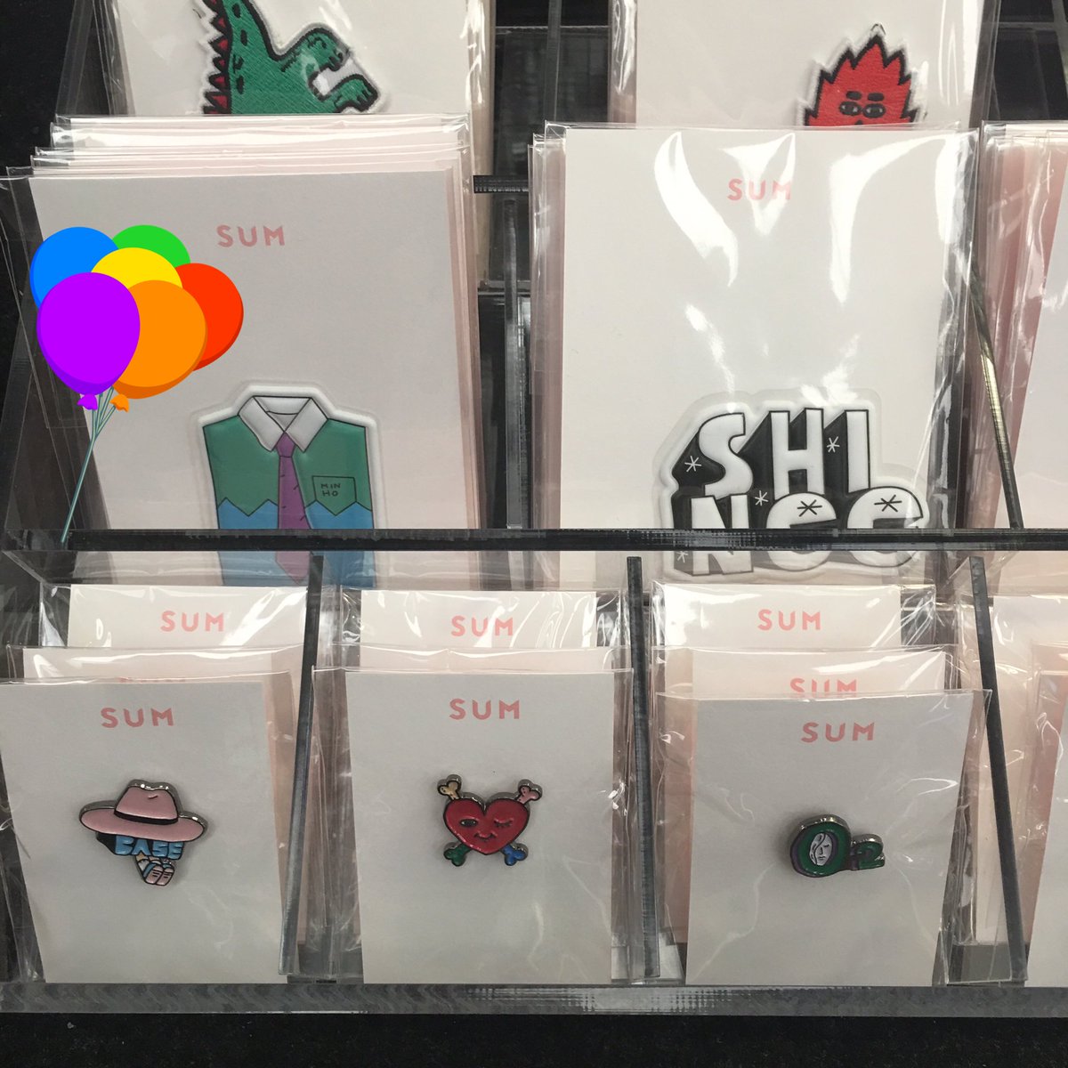 ハナ 韓国グッズ代行 Sum グッズ ピンバッジやワッペン ステッカーなど こちらshineeさんのデザインになります 525はデビュー日と記載されていました ジョンヒョンさんのタンブラーも デザインが可愛いです Shinee