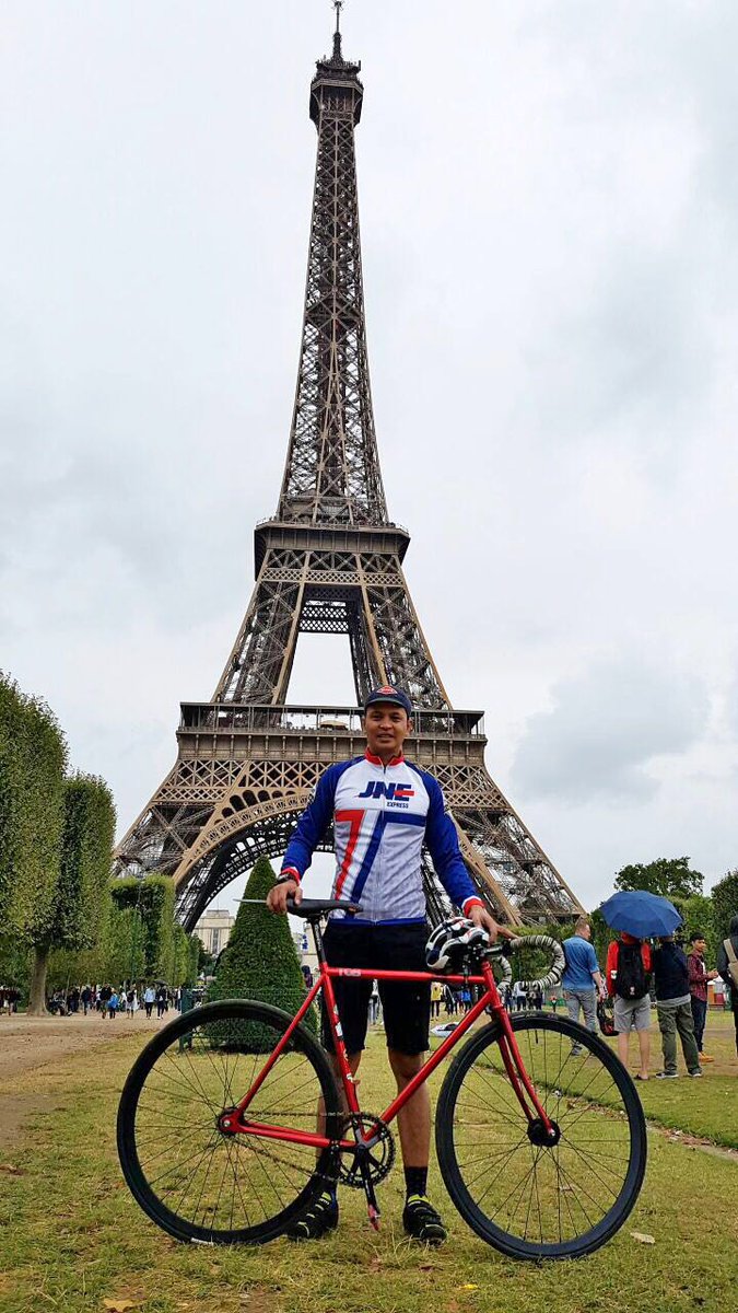 JNE_ID's tweet photo. JNE support @WMSwestbike pada Cycle Messenger World Championship di Paris #JNEWMS https://t.co/V6XMISE3ax