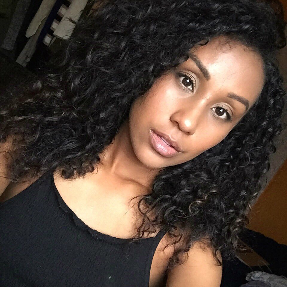 lexiskristiana's tweet photo. @CoverFX #customenhancerdrops are everything ✨✨ #makeup #coverfx #curls #curlyhair #teamnatural https://t.co/pLnUWIaEeF