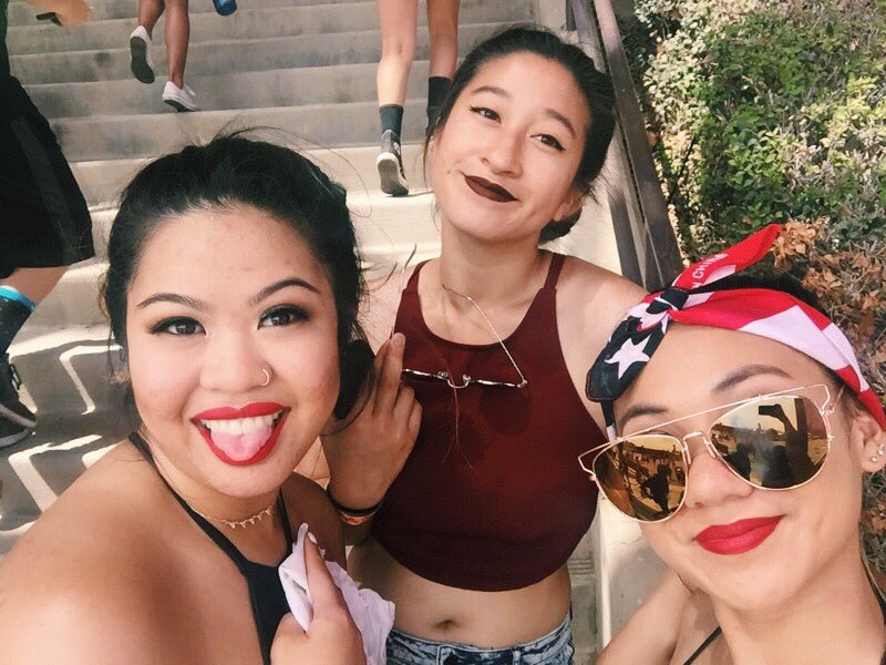 xoxomaaar's tweet photo. Happy belated birthday to our momma and poppa! LOL take us back to #HSMF16 #DayUno #MURICAAA 🇺🇸#SORPRESA 🎉🎈 #FSU2016 https://t.co/aCTRH5u0ci