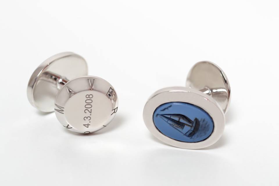 LiaSJewels's tweet photo. Unique #cufflinks in #onyx. 
#Jewellery #UAEFashion #MyDubai #UAE
Visit https://t.co/y8qrKIPrUn to see more pieces. https://t.co/8JDvjJAl8Z