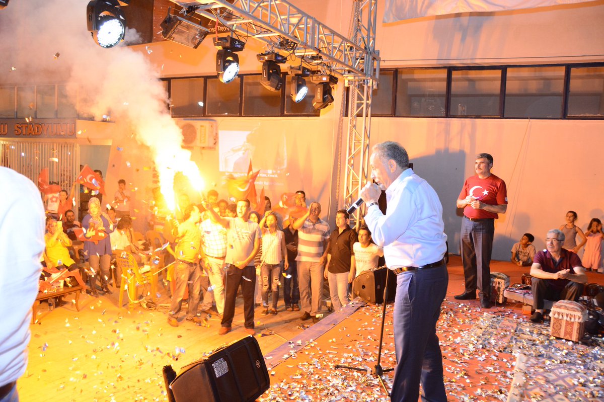 MahmutBadem's tweet photo. Demokrasi Nöbetimizin 19.Gününde ilk günkü gibi coşku ve heyecan hakim.Milli irade ruhuyla #meydanlardayız #milllet https://t.co/8AbMu7VNST