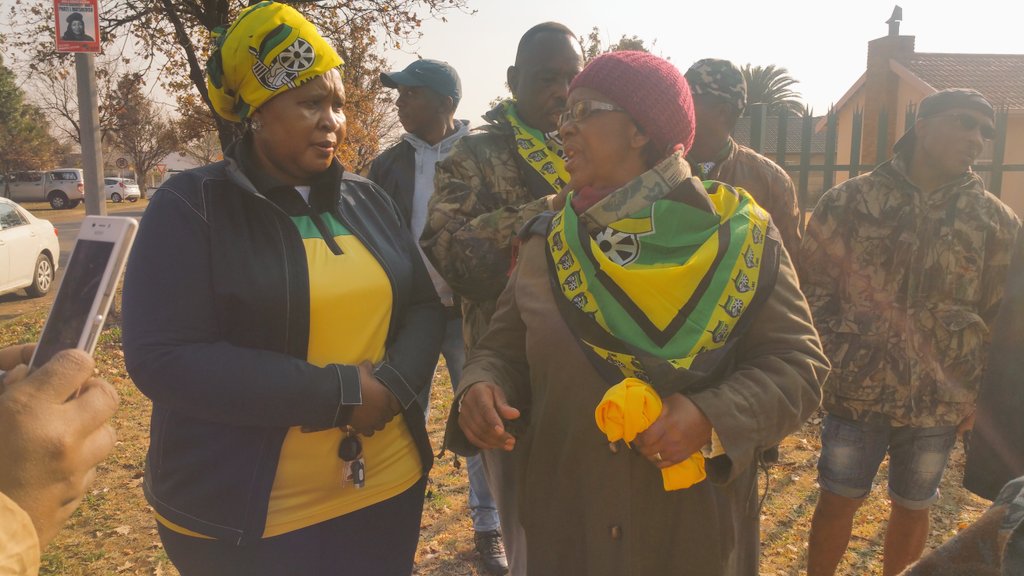 MofokengSM's tweet photo. @GautengANC @SedibengANC Asinavalo #VoteANC https://t.co/cLcBOtZcn6