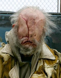 PrietoMarga's tweet photo. Creature Effects Design and Application by Paul Jones #EffectsStudio #sfxmakeup #fxmakeup #makeup #maquillaje https://t.co/TmWo8DAuQm