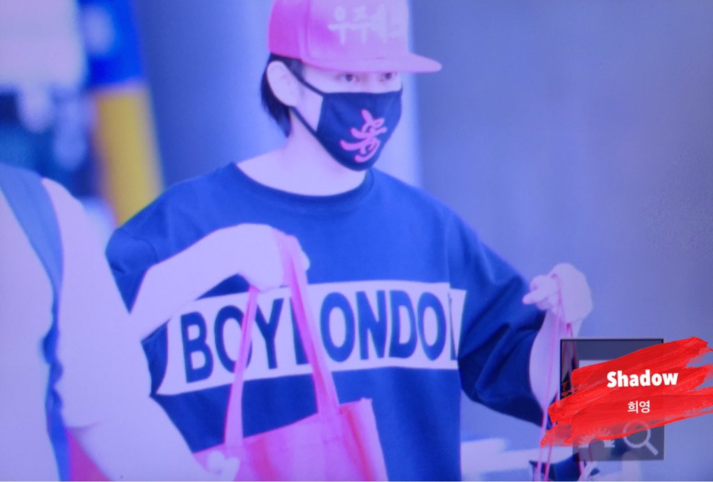 shadow7043's tweet photo. 160803 ICN. 웰컴한국🎒 #김희철 #희철 #희님 #우주대스타 #Heenim #heechul https://t.co/l1xe9k4XcR