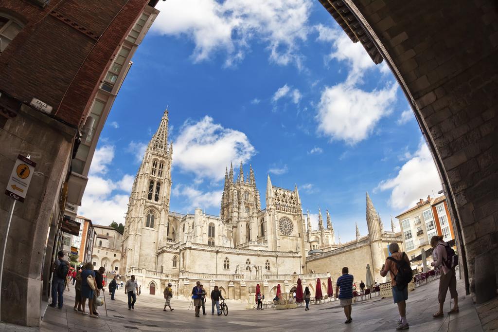 VueltaBurgos's tweet photo. #VueltaBurgos #Burgos y estas cuatro  piedras serán la meta https://t.co/XG42BstxoH