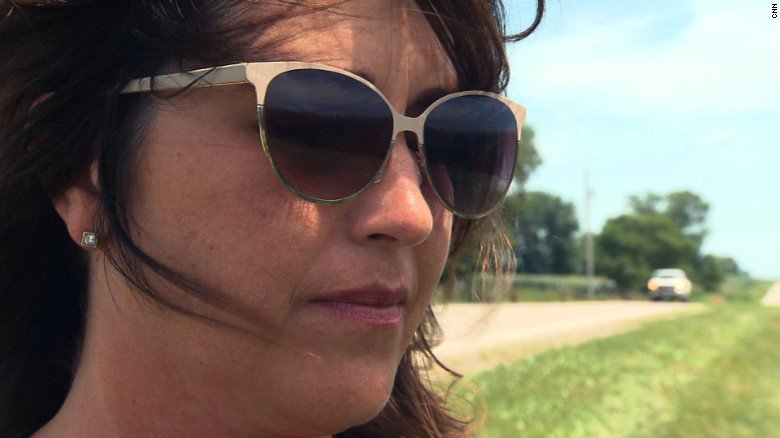 CNN's tweet image. It’s not just kids #distracteddriving; 56% of parents admit checking devices while driving cnn.it/2awAJdI