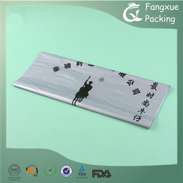 Packingbag's tweet image. Plastic shopping bag with siver printing :) @QAICPackaging @GoMartStores @PkgWholesalers