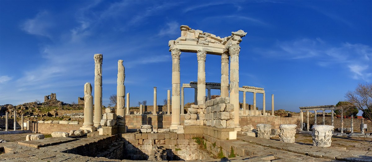 visit_izmir's tweet photo. We've selected the Top 10 destinations to visit in İzmir! Take a peek before your trip! https://t.co/GnqYKNaSiC https://t.co/kToHLLSeKN