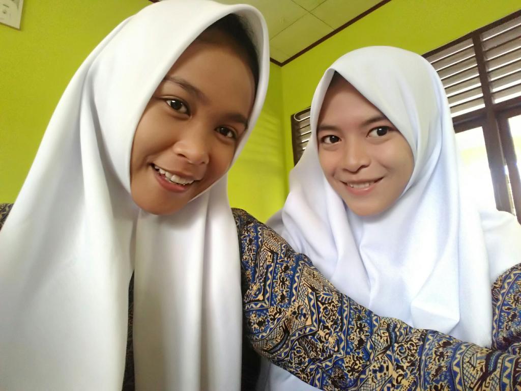 Devipramiyati25's tweet photo. Kita lagi😁 https://t.co/DFK7FGdKIr