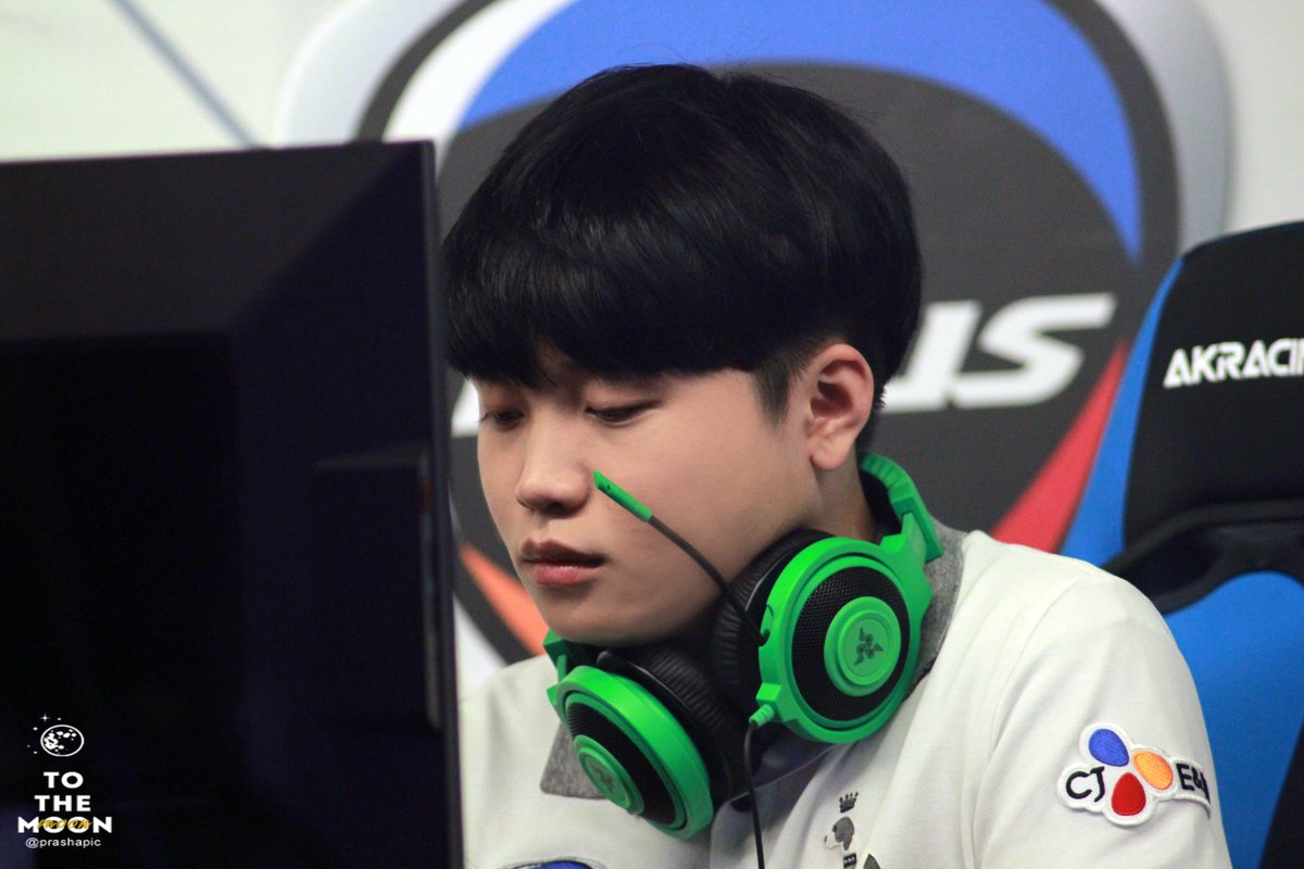prashapic's tweet photo. 160525 CJ ENTUS #Bdd #곽보성 https://t.co/HsvomzpGLN