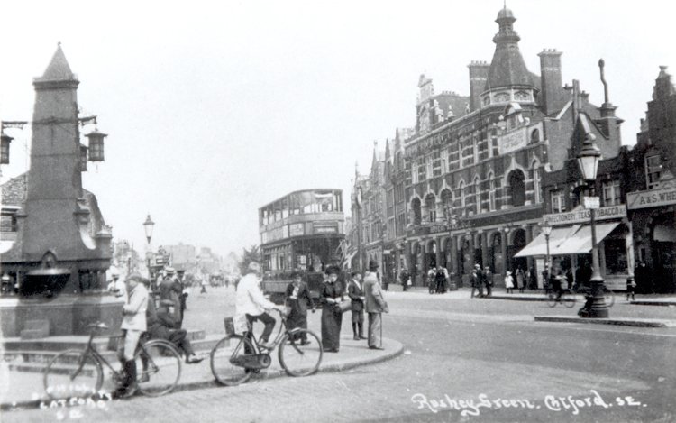 danielpayne19's tweet photo. CATFORD, circa 1914. Little changed today, The Black horse and harrow visible in the background. https://t.co/U9K0WFsYFZ