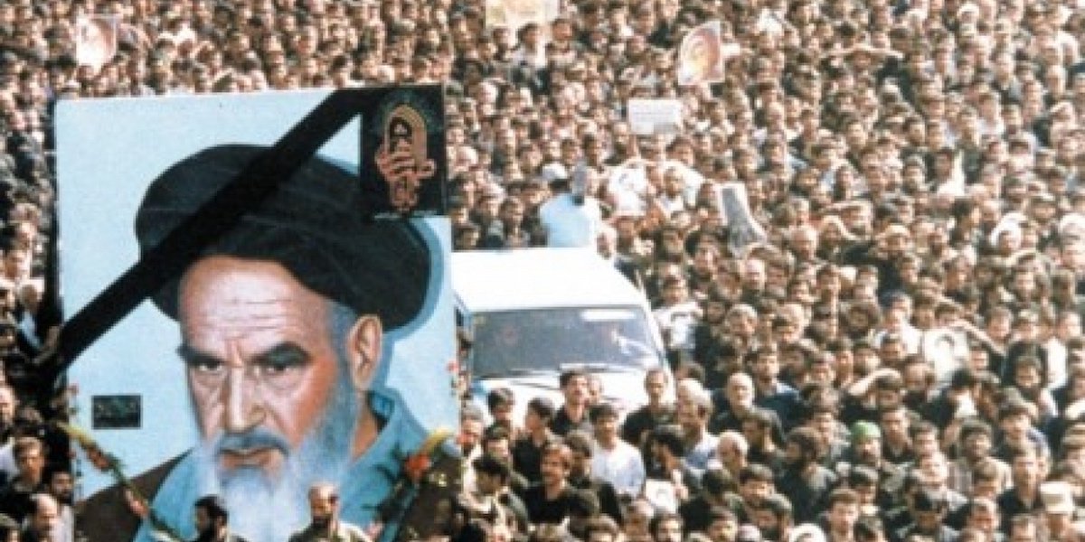IranWireEnglish's tweet photo. Do you know soundtrack of Khomeini's funeral? You might be surprised at what it symbolises: https://t.co/iB4x0n80jT https://t.co/1ZMtpp9xtk
