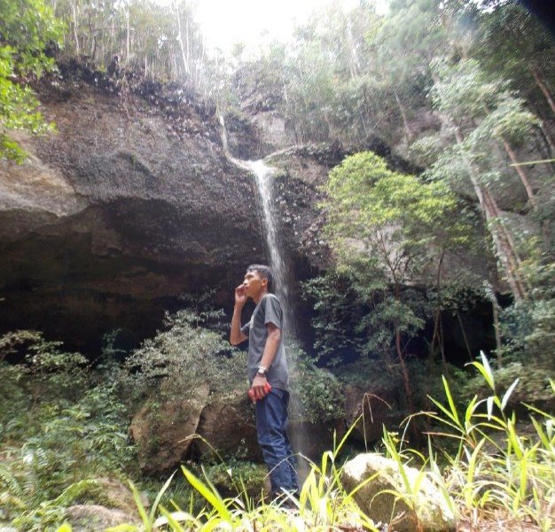 Dharul_Wahid's tweet photo. Air terjun Bawin Kameloh. Salah satu sisi hutan belantara Kab. Gunung mas Kuala Kurun Kalteng. #explorekalteng https://t.co/5ZXLzf16GB