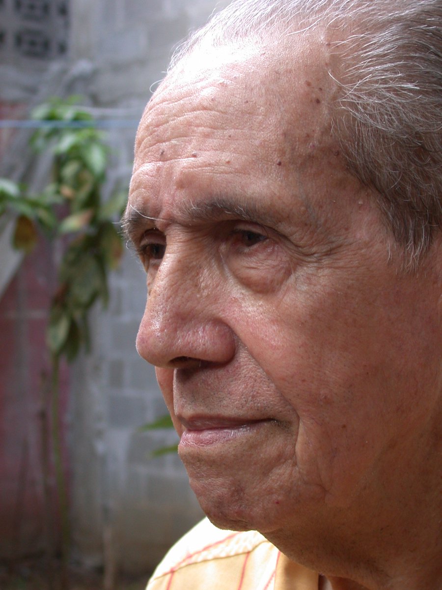 MarioJLebron's tweet photo. 94 años cumpliría hoy mi viejo... era un buen tipo mi viejo. me tomaré una cerveza y brindaré con él.  ¡Lo extraño! https://t.co/fcXN0VNNGv