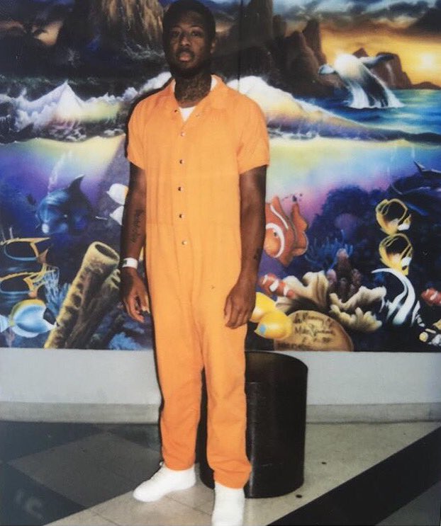 2400_twin's tweet photo. My man said he'll be home soon๐ฏ๐ช๐พโ #freedezzi https://t.co/F8PGf4GtXo
