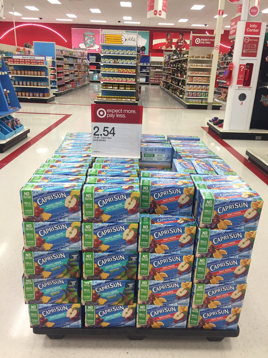 machellelenae's tweet photo. Exploiting the ad with pallet drops #bts @j_skillicorn @GuenetteMelanie @angel_yanke @LauraYesitis https://t.co/f2ouDPNeo8