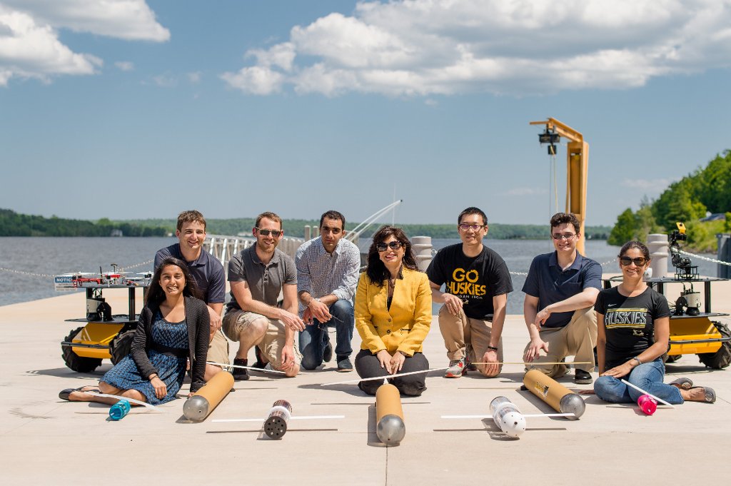 michigantech's tweet photo. Robots rule, right @NinaMahmoudian? Science video about @NSF_Eng &amp; @USNavyResearch projects https://t.co/FzEWneYdo5 https://t.co/B0sNzaDM2e