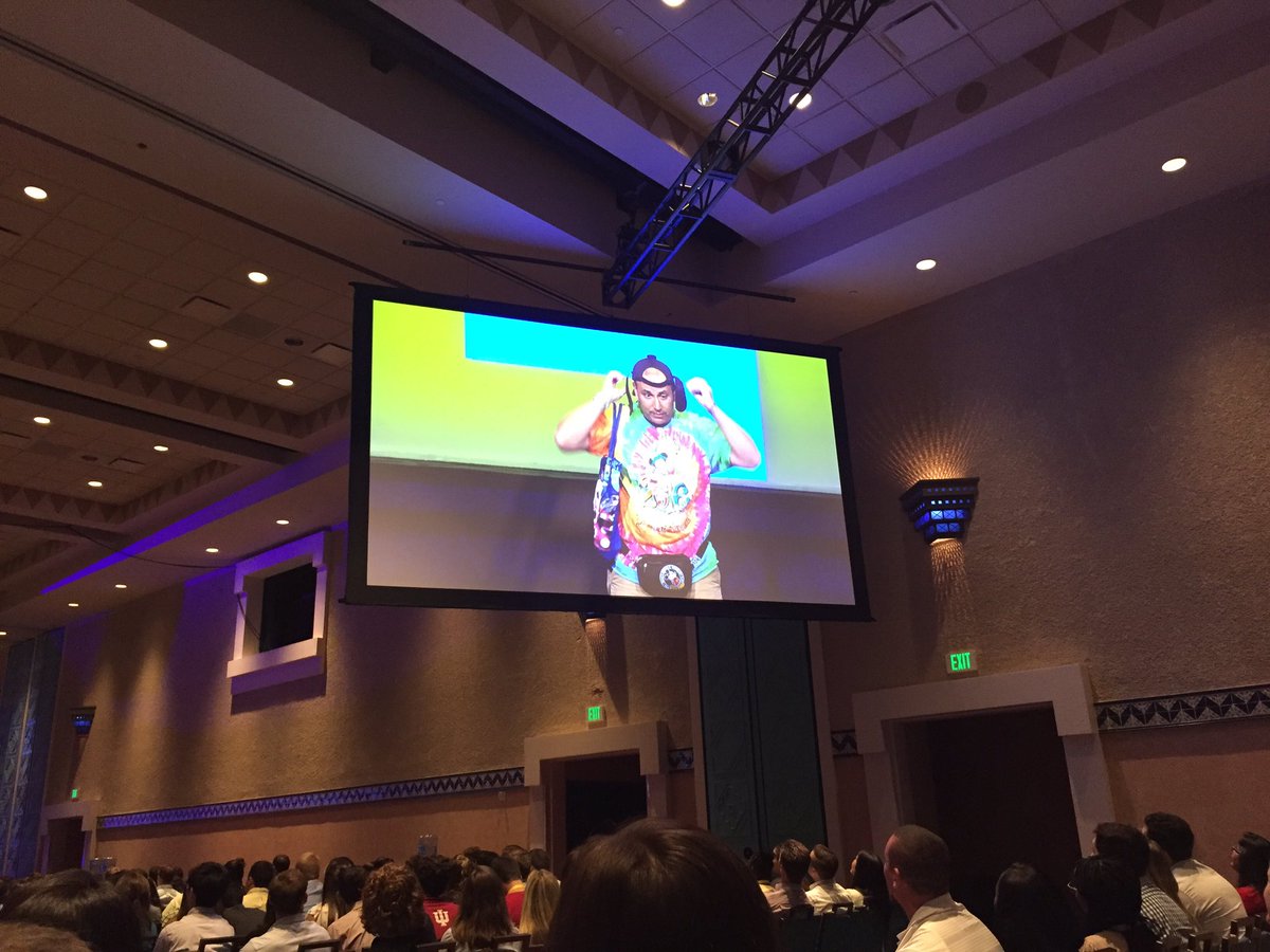 JCugnon's tweet photo. Love @JoeMaturando Disney's outfit! #IILC #EYIntern https://t.co/BdkFbt2G36