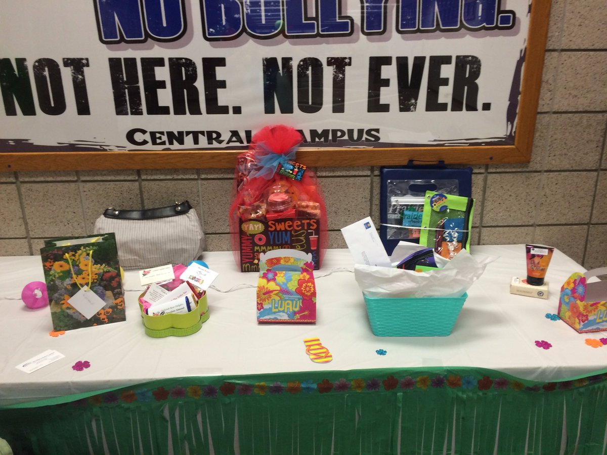 ndmdec's tweet photo. Please check the prize table by the book store for prizes.  You could be a winner!!! #mdecwriting https://t.co/Z6a1Pe1qJE