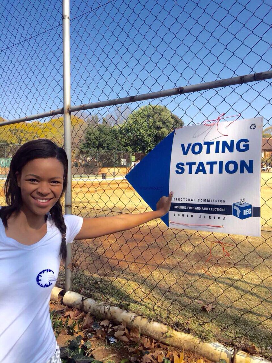 GShapers_JHB's tweet image. Our first @globalshaper joining #ivoted 💃🏾💃🏾💃🏾
Our outgoing curator @RaeleneRorke is first to the polls! #MySAVote