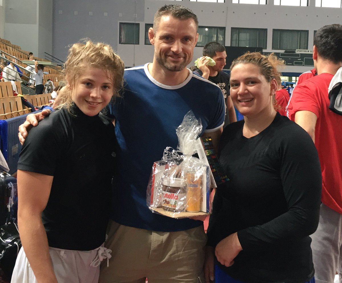 Kyra &amp; Ilona gaven me een chocopakket 😋 op mijn laatste dag als judotrainer van JTS Eindhoven