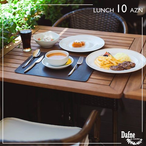 Həftənin ilk iş günü naharını Dafne restoranında ləziz təamlar dadaraq xoş keçirin. 

bakuguide.com/az/1-yemek-icm…