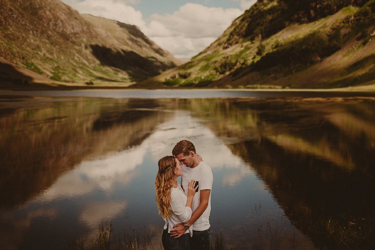 Yay! New blogpost and it's a good one goo.gl/MMUexi #scotland #engagement #wedding
