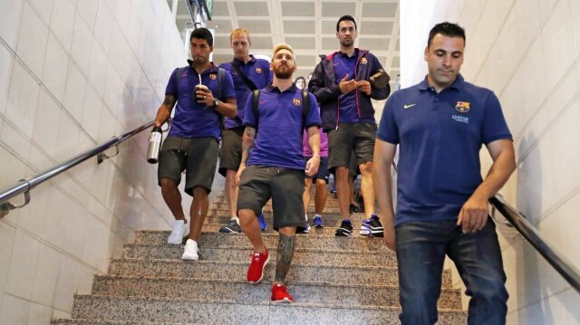 leorabinnepal's tweet photo. FCB Players Arrived!
#ForçaBarça #FCBvsLFC 👊👊 https://t.co/sCqOCFPity