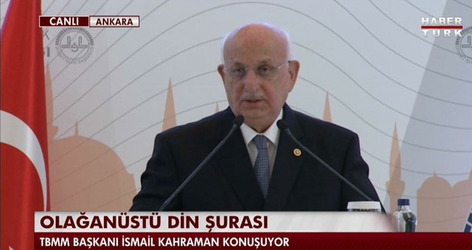 TBMM Başkanı İsmail Kahraman, Olağanüstü Din Şurası'nın açılışında konuşuyor hbr.tk/kKwfyt