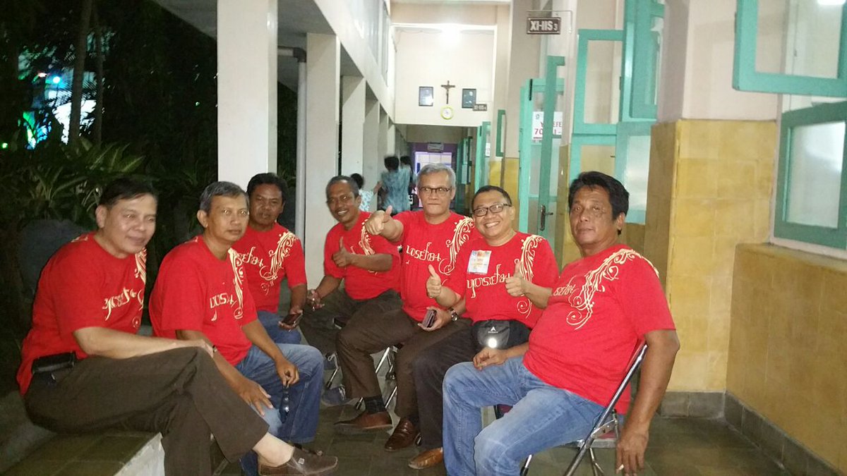 CCMTREG5's tweet photo. @parwi66 @_funtastic5_ #TelkomFuntastic5 #CCMTREG5 #ccmcommunity #enthusiasm reuni kesempatan mempromosikan IndiHome https://t.co/ImWOC01q7n