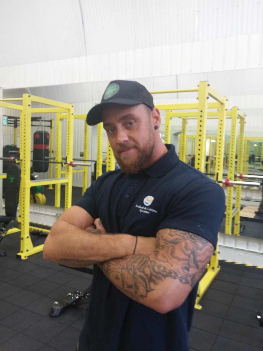 musclebullgym's tweet photo. HUBBA HUBBA! The sunbed installer who LOVES our gym. We will TRY not to break the sunbed on purpose to get him back. https://t.co/uX6kAC1Iuo