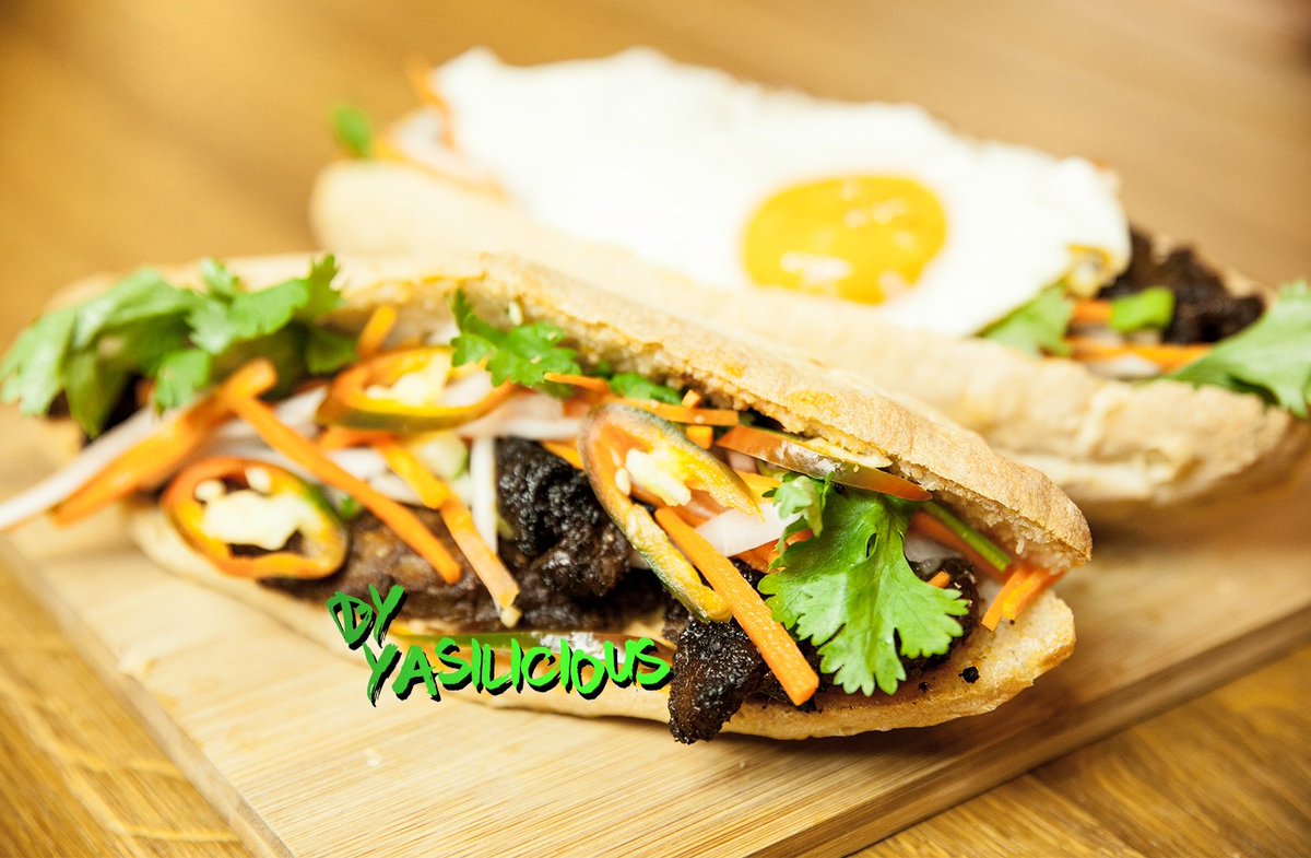 Leckere Sandwiche nach vietnamesischer Art mit Zitronengras-Steaks 😄❤: 
m.youtube.com/watch?v=mDN1oz…