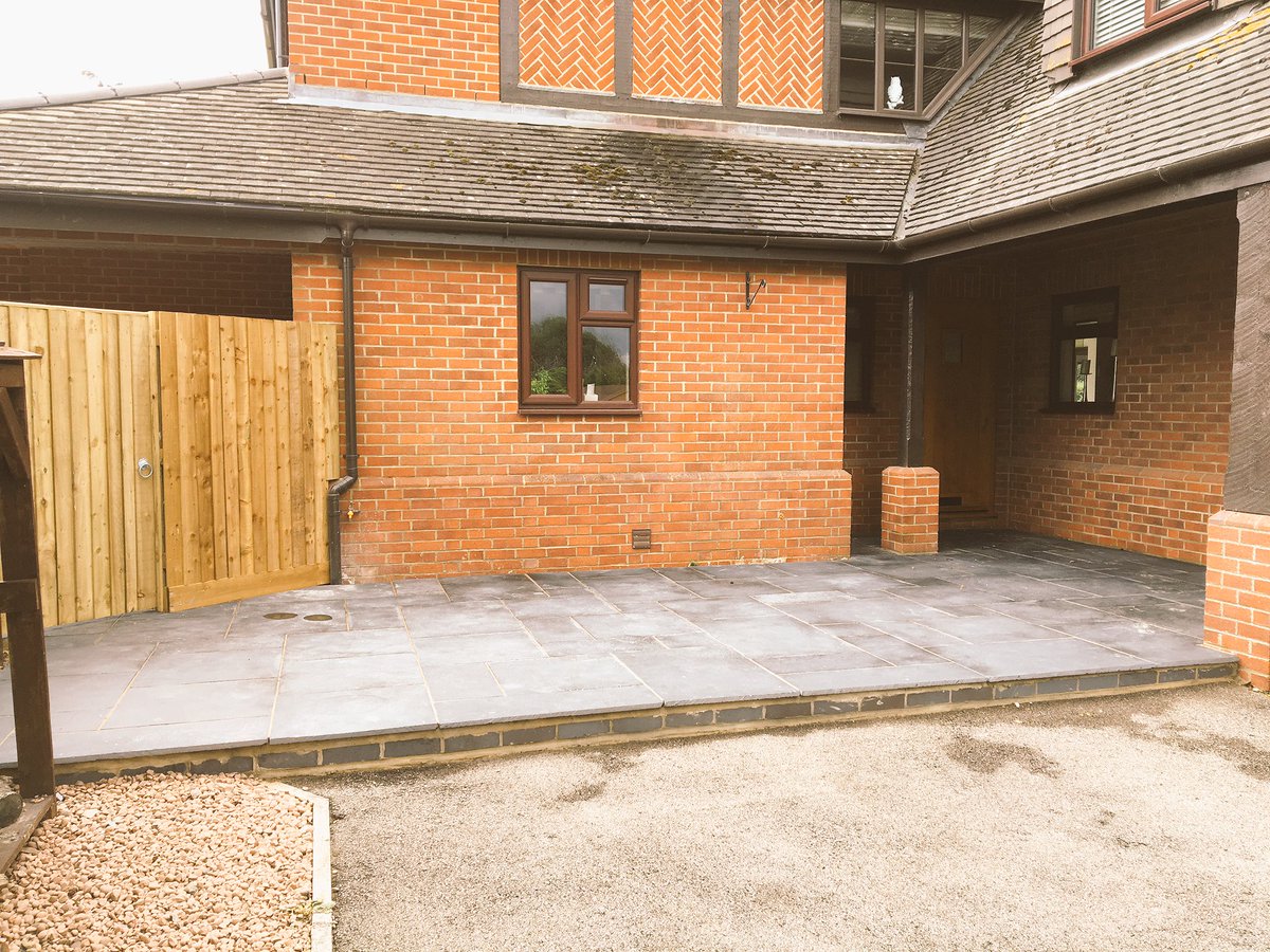 simonlandw's tweet photo. A job we have just completed in #Gloucester another happy customer and looks like we weren't there! #builder #tidy https://t.co/qajsnrzowu