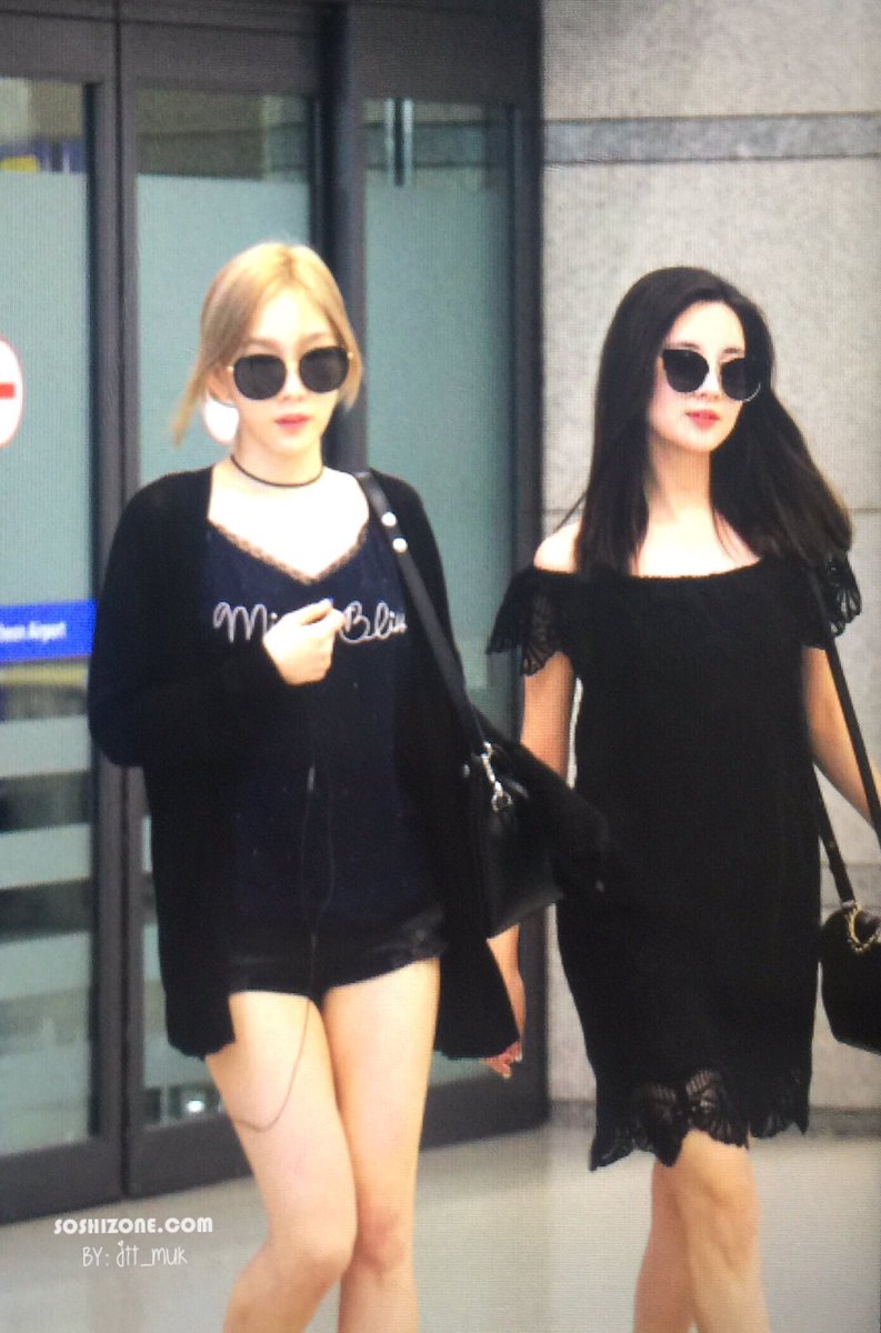 [PIC][03-08-2016]TaeYeon và SeoHyun trở về Hàn Quốc vào chiều nay Co7OJnRUMAIz_xy